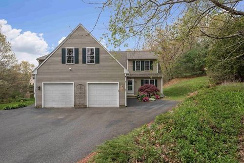 27-27 Colburn St, Northborough, MA, 01532-1507 | Card Image