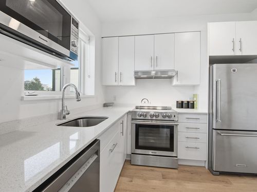 405-2137 Chesterfield Ave, North Vancouver, BC, V7M2P7 | Card Image