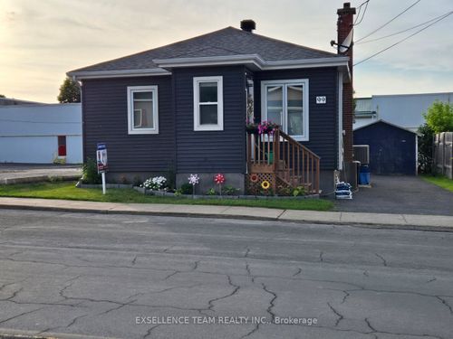 99 Lochiel St E, Alexandria, ON, K0C1A0 | Card Image