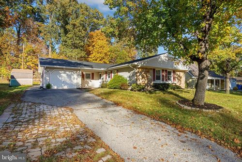 4005 Woodhaven Ln, BOWIE, MD, 20715-1278 | Card Image