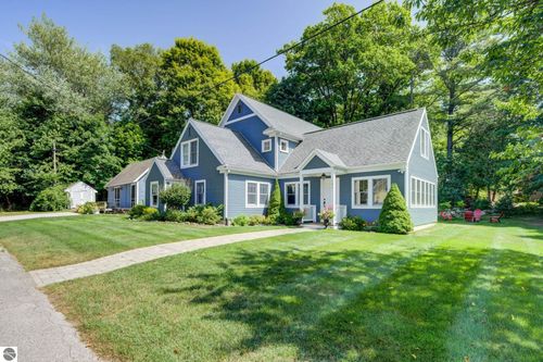 104 N 2nd St, Leland, MI, 49654 | Card Image