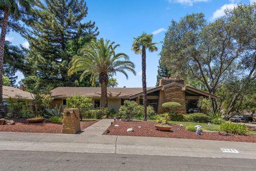 8285 Mercer Way, Fair Oaks, CA, 95628-2710 | Card Image