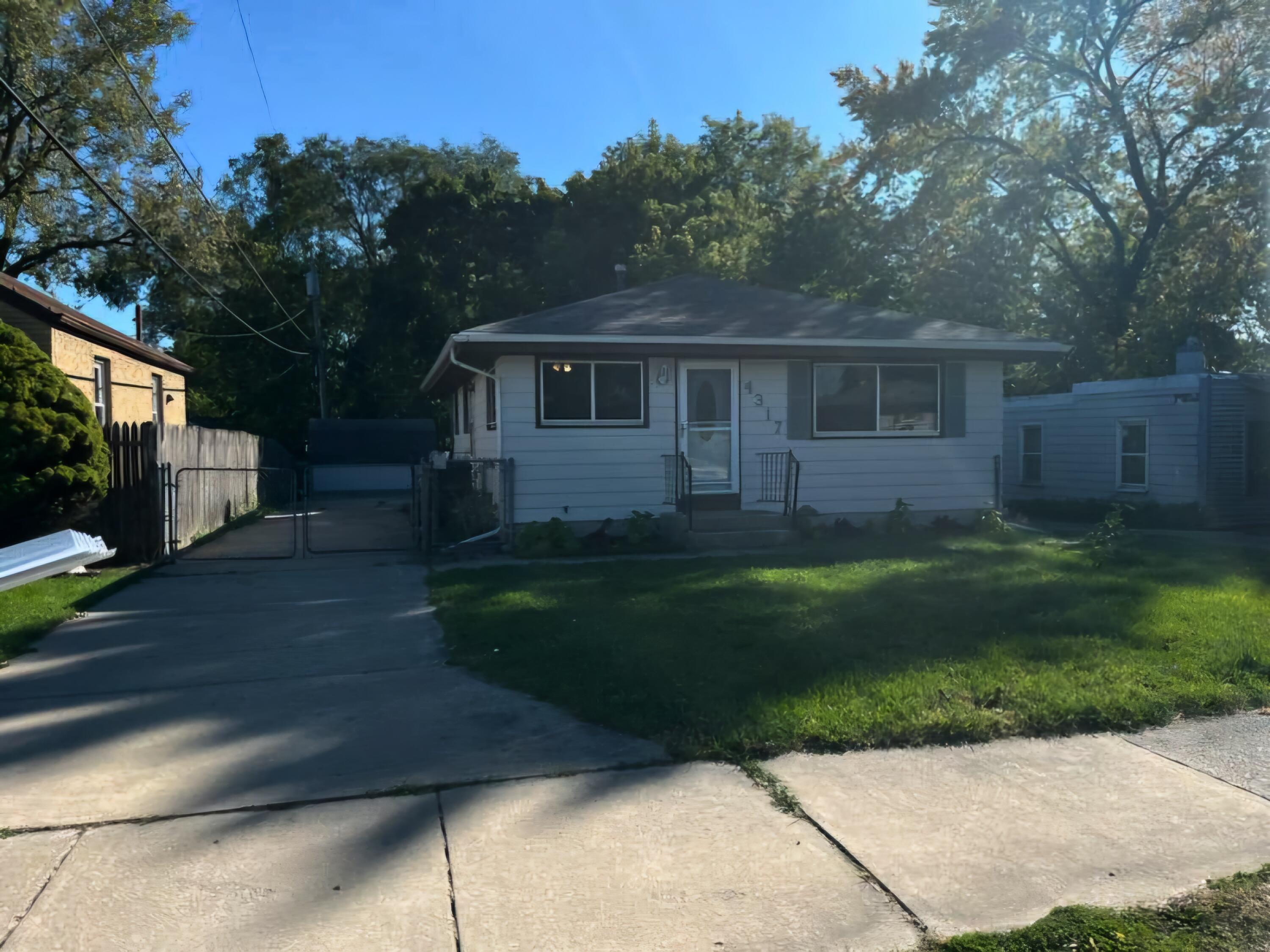 16th St, Racine, WI 53405