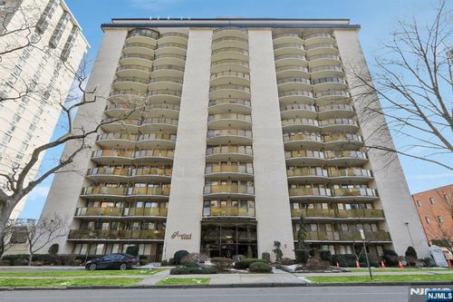 150 Overlook Ave, Hackensack, NJ, 07601-2206 | Card Image