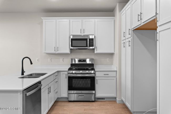 1804 N 180 E, Condo with 2 bedrooms, 3 bathrooms and null parking in Heber City UT | Image 6
