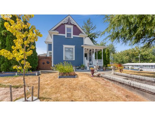 2206 Marion St, North Bend, OR, 97459-2316 | Card Image