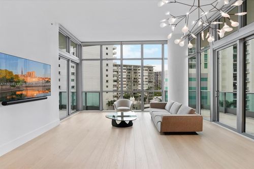 apt-608-1331 Brickell Bay Dr, Miami, FL, 33131-3677 | Card Image