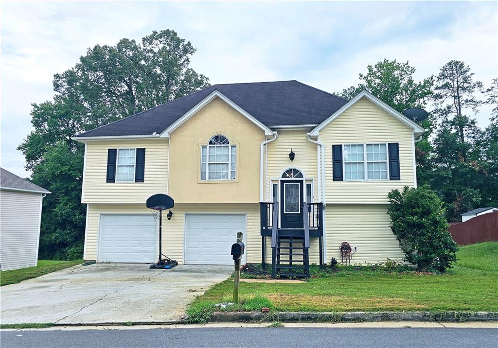 Claridge Cir, Lithonia, GA 30038
