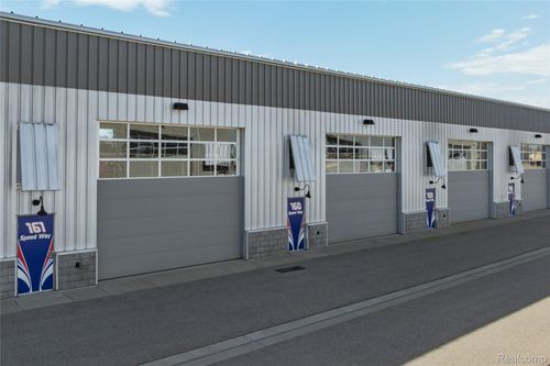 161 W Speed Way, Pontiac, MI, 48341-2797 | Card Image