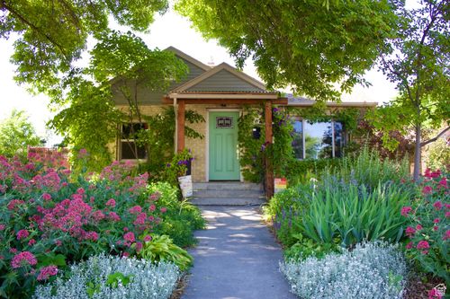 260 E 1000 N, Logan, UT, 84321-2304 | Card Image