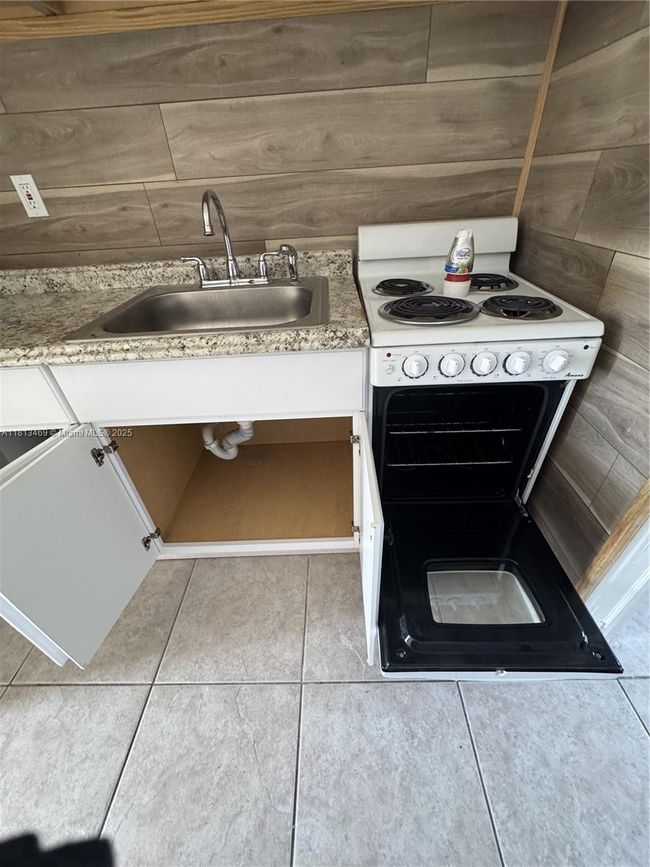 APT-5 - 4404 Sw 22 Nd St, Condo with 1 bedrooms, 1 bathrooms and null parking in West Park FL | Image 8