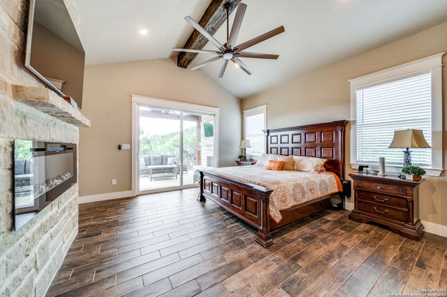 895 Private Road 1742, House other with 4 bedrooms, 5 bathrooms and null parking in Mico TX | Image 16