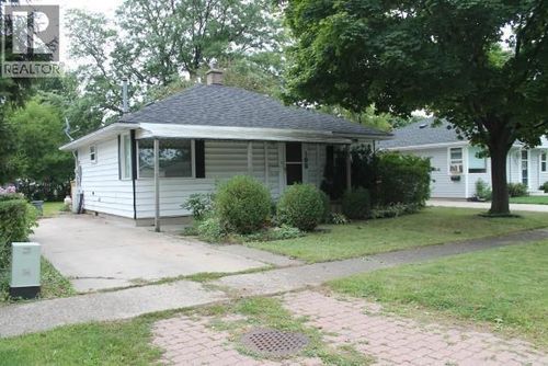 108 Chestnut Ave, Sarnia, ON, N7T4L8 | Card Image