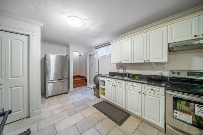 7469 2 Nd Street, House other with 5 bedrooms, 3 bathrooms and 2 parking in Burnaby BC | Image 13