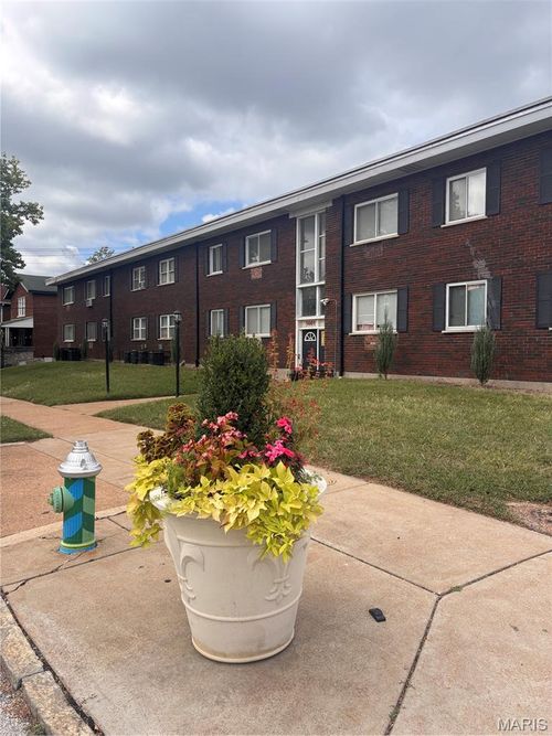 107-5601 Dewey Avenue, St Louis, MO, 63116 | Card Image