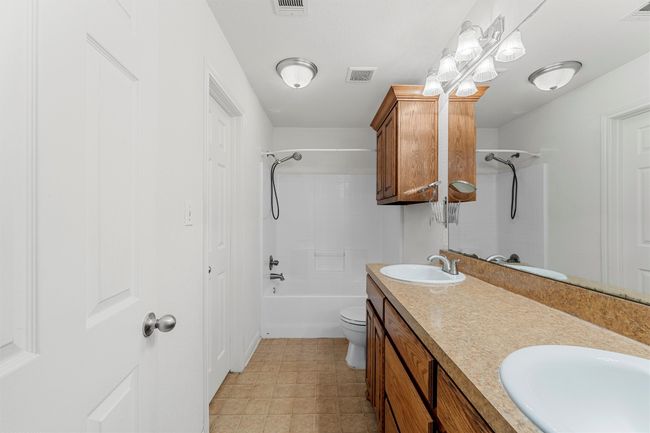 708 Sapphire Blvd, House other with 4 bedrooms, 2 bathrooms and null parking in Hewitt TX | Image 26