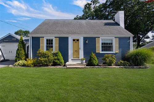 76 Brewster Dr, Warwick, RI, 02889-2204 | Card Image