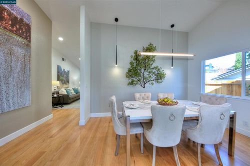 118 Sparrow Dr, Hercules, CA, 94547-1515 | Card Image