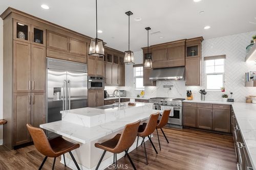 926 Fairing Pl, El Segundo, CA, 90245-2557 | Card Image