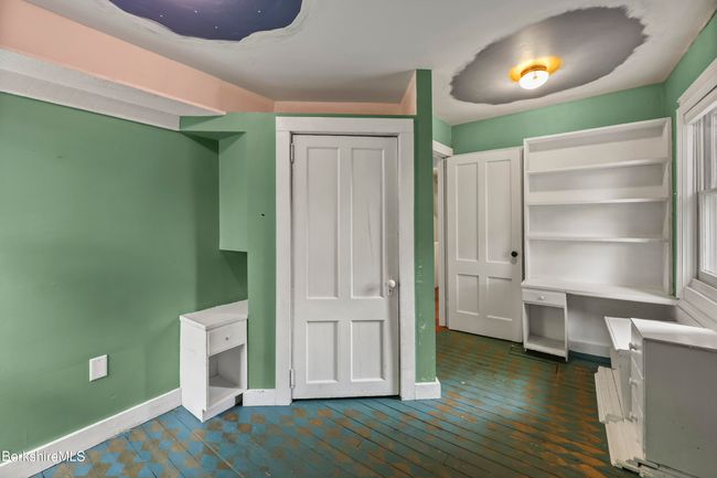 9 High St, Home with 6 bedrooms, 3 bathrooms and 4 parking in Lenox MA | Image 17