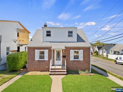 765 Chase Ave, Lyndhurst, NJ, 07071-3327 | Card Image