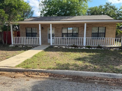 9 Kings Ct, Uvalde, TX, 78801-4070 | Card Image