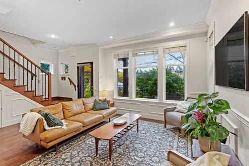 4463 Welwyn St, Vancouver, BC, V5N3Z3 | Card Image