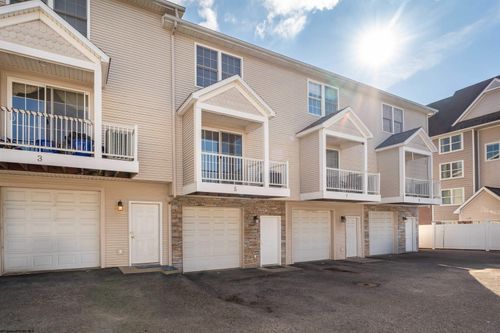 5 Willow Ridge Dr, Morgantown, WV, 26505-3862 | Card Image