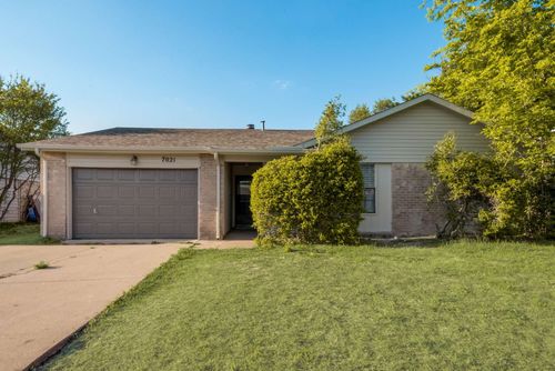 7021 Lincolnshire Ln, North Richland Hills, TX, 76182-4431 | Card Image