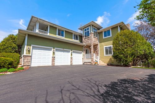 980 Dakota Dr, Woodstock, IL, 60098-6512 | Card Image