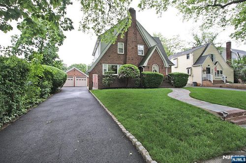 28 Stewart Ave, Nutley, NJ, 07110-2822 | Card Image