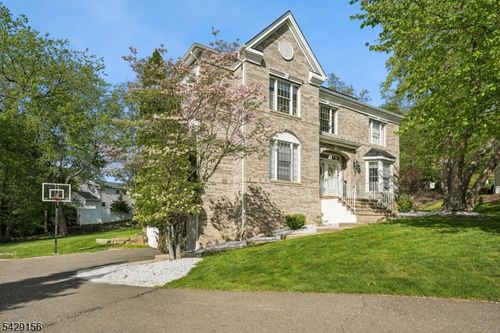 6 Diane Ct, Wayne, NJ, 07470-1913 | Card Image