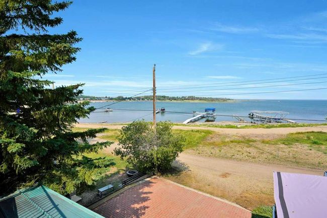 34 Beach St E, House other with 3 bedrooms, 2 bathrooms and 2 parking in Rochon Sands AB | Image 20