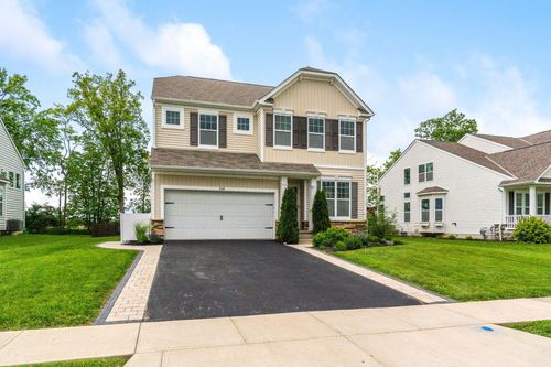 646 Black Hawk Dr, Marysville, OH, 43040-8125 | Card Image