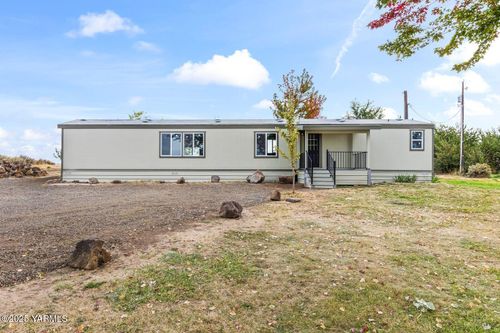 381 Treps Ct, Cowiche, WA, 98923-9700 | Card Image