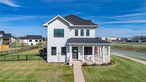 202 Sw Prairie Trail Pkwy, Ankeny, IA, 50023-2587 | Card Image