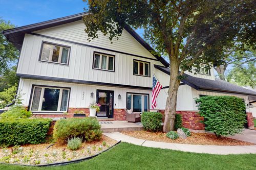 6432 Berkshire Ct, Lisle, IL, 60532-3207 | Card Image
