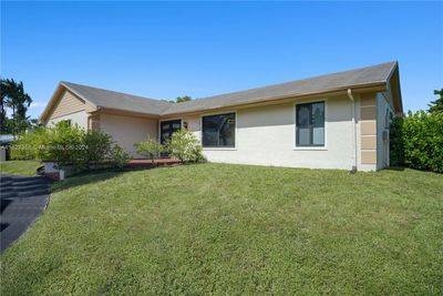 17201 Sw 84th Ave, House other with 4 bedrooms, 2 bathrooms and null parking in Palmetto Bay FL | Image 3