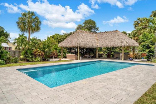 216 Se Flamingo Ave, Stuart, FL, 34996-4705 | Card Image