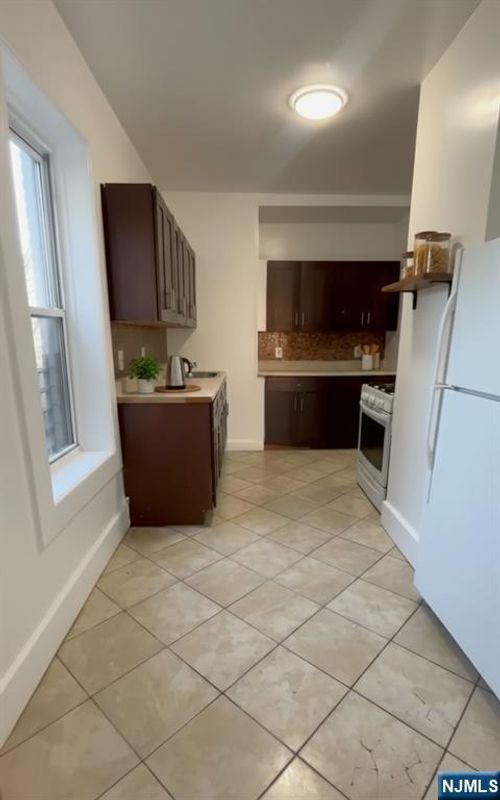 284 Verona Ave, Newark, NJ, 07104-2420 | Card Image