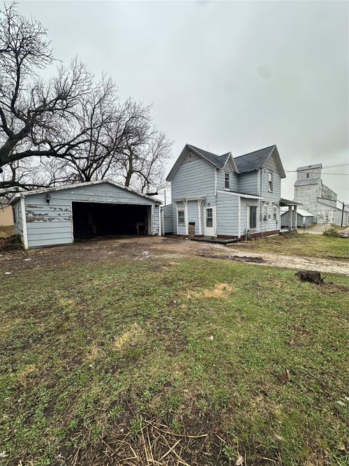 102 E Locust St, Ogden, IA, 50212-1001 | Card Image