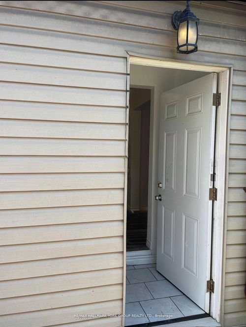 main-rear-165 Anne St S, Barrie, ON, L4N2E4 | Card Image