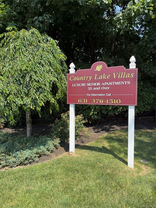 1000 Country Lake Ct, West Babylon, NY, 11704-5083 | Card Image