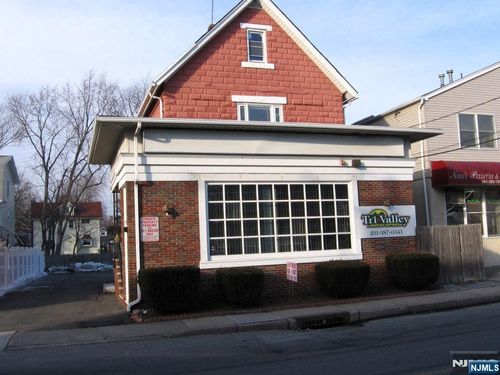 apt-2-64 E Madison Ave, Dumont, NJ, 07628-2441 | Card Image