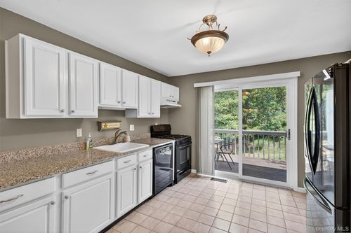 61 Bramley Ct, Monroe, NY, 10950-3957 | Card Image