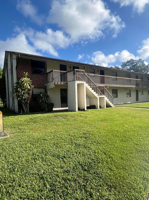 201-6061 Shakerwood Cir, Tamarac, FL, 33319-2365 | Card Image