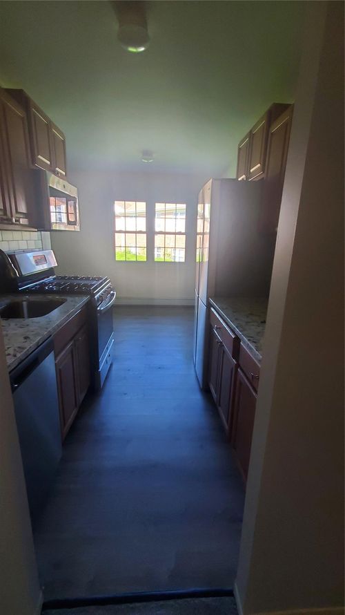 apt-20n-460 Old Town Rd, Port Jefferson Station, NY, 11776-2229 | Card Image