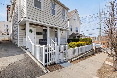 62 Oak St, Mount Vernon, NY, 10550-1837 | Card Image