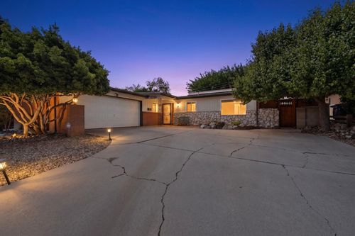 10409 Theresa Pl Ne, Albuquerque, NM, 87111-3834 | Card Image