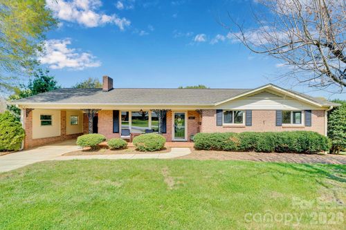 1411 E Maiden Rd, Maiden, NC, 28650-8523 | Card Image